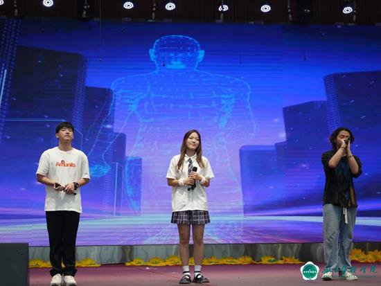 我校隆重举行2023届学子毕业典礼 