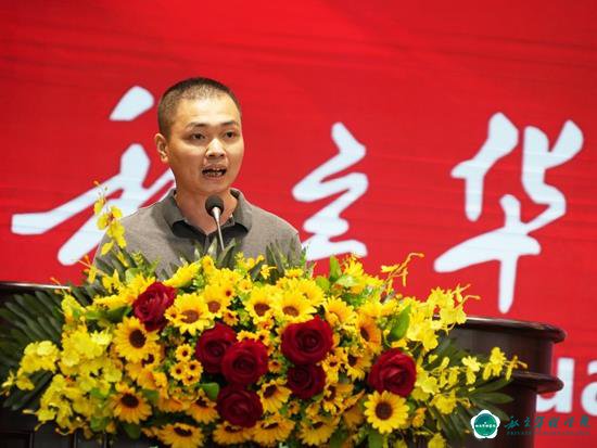 我校隆重举行2023届学子毕业典礼 