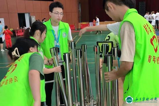 校青年志愿者助力省少儿武术大赛圆满举办