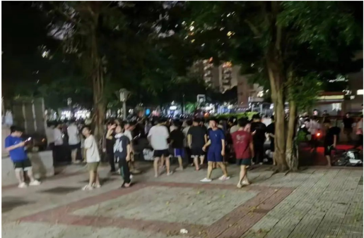  20小时抢修保供电    甘于奉献为学生