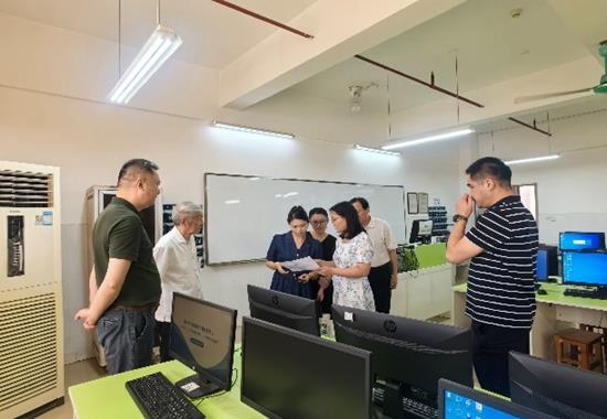  我校大学英语四、六级口语考试（CET-SET）考点 顺利通过验收