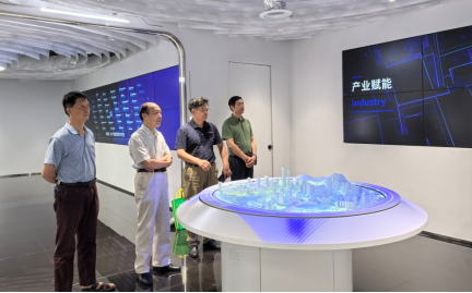 海鹏洲副校长一行走访百度飞桨  探索 AI 教育新篇章