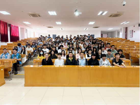 我校举行第十八期2025级心理健康委员培训