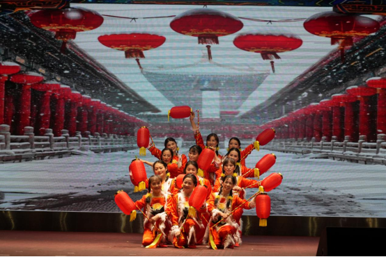 华联今夜星光璀璨!建校35周年文艺晚会燃情上演 华联今夜星光璀璨!建校35周年文艺晚会燃情上演