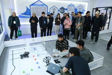 我校应邀出席2025年AI赋能•产教融合 ——智能产业与教育创新发展研讨会 我校应邀出席2025年AI赋能•产教融合 ——智能产业与教育创新发展研讨会