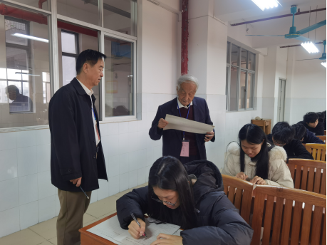 领导带队双线考护航期末考公平有序——我校首场期末考试顺利开考