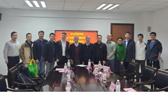 私立华联学院与华为共谋校企合作新篇章