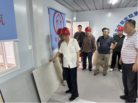 校领导赴实验楼工地进行视察 校领导赴实验楼工地进行视察