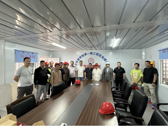 校领导赴实验楼工地进行视察 校领导赴实验楼工地进行视察