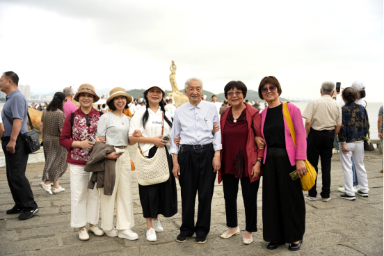 伶仃洋观双桥共舞      大湾区看建设奇迹