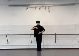 以模课强本领            以美育润初心
