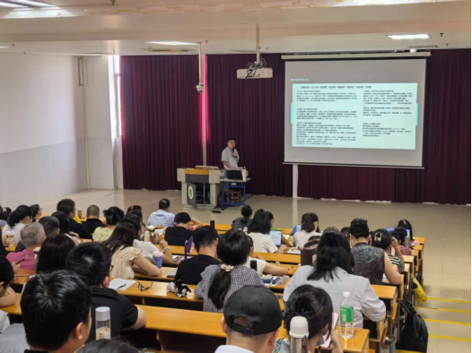 智赋教学|私立华联学院开展生成式 AI 在教学中的 应用专题培训 智赋教学|私立华联学院开展生成式 AI 在教学中的 应用专题培训