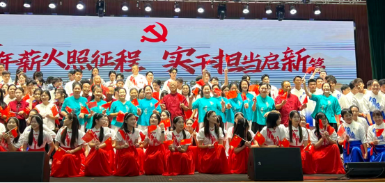  莫道桑榆晚   歌声震九天